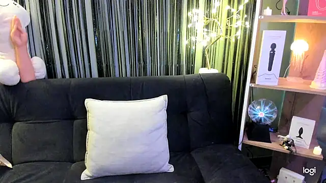 lilly sweett online show from February 23, 11:02 pm