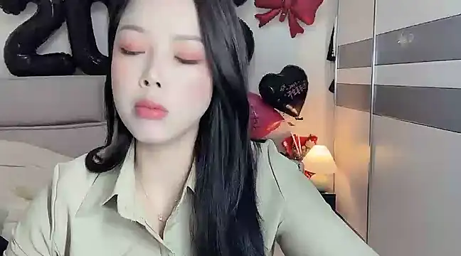 Snapshot of kk_lele chatting on February 5, 7:18 am kk lele online show from February 5, 7:18 am