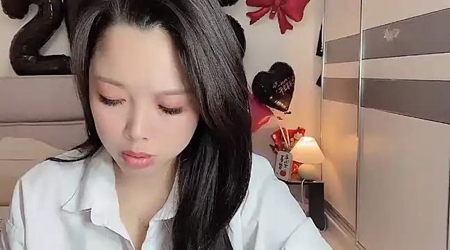 Snapshot of kk_lele chatting on February 6, 4:21 am kk lele online show from February 6, 4:21 am