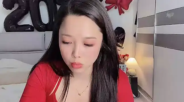 Snapshot of kk_lele chatting on February 7, 5:29 pm kk lele online show from February 7, 5:29 pm