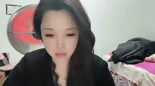 Snapshot of kk_lele chatting on February 9, 3:23 pm kk lele online show from February 9, 3:23 pm