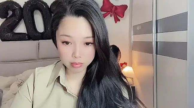 Snapshot of kk_lele chatting on February 17, 4:20 am kk lele online show from February 17, 4:20 am