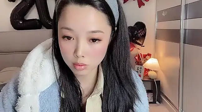 Snapshot of kk_lele chatting on February 17, 7:26 am kk lele online show from February 17, 7:26 am