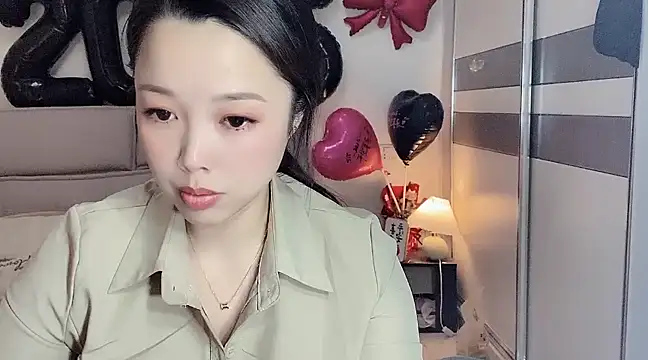 Snapshot of kk_lele chatting on February 19, 4:44 am kk lele online show from February 19, 4:44 am