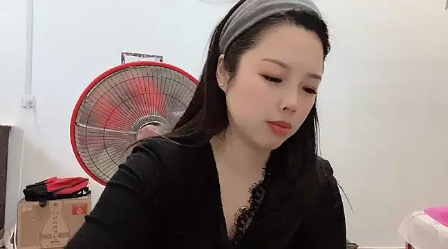 Snapshot of kk_lele chatting on February 20, 5:12 am kk lele online show from February 20, 5:12 am