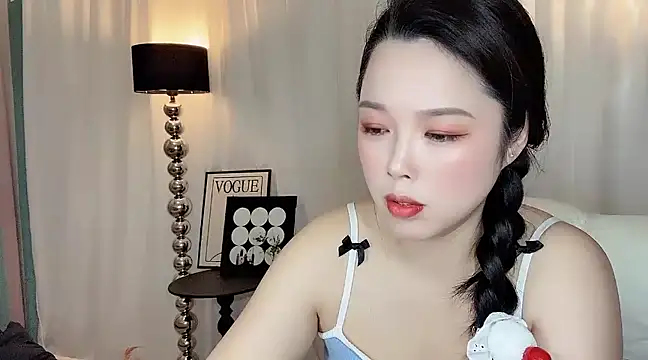 Snapshot of kk_lele chatting on March 2, 6:05 am kk lele online show from March 2, 6:05 am