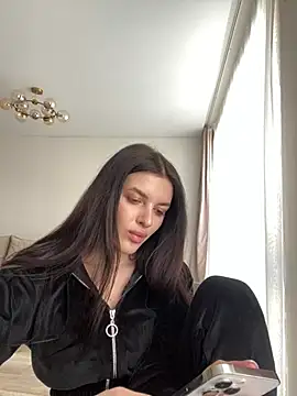 little belucci online show from January 18, 12:53 pm