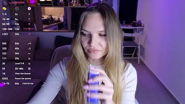 Snapshot of _alleyesonme_ chatting on November 14, 4:38 pm alleyesonme online show from November 14, 4:38 pm