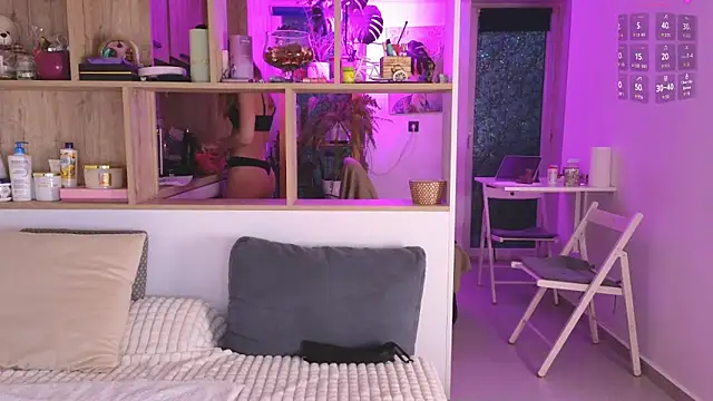 Snapshot of _alleyesonme_ chatting on February 13, 4:03 pm alleyesonme online show from February 13, 4:03 pm