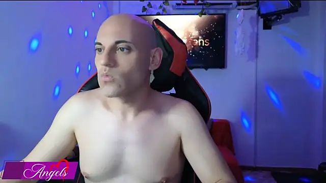 Snapshot of smangels chatting on January 31, 11:35 pm smangels online show from January 31, 11:35 pm