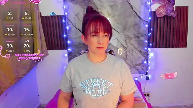 Snapshot of Hannaa32 chatting on February 6, 8:40 am Hannaa32 online show from February 6, 8:40 am