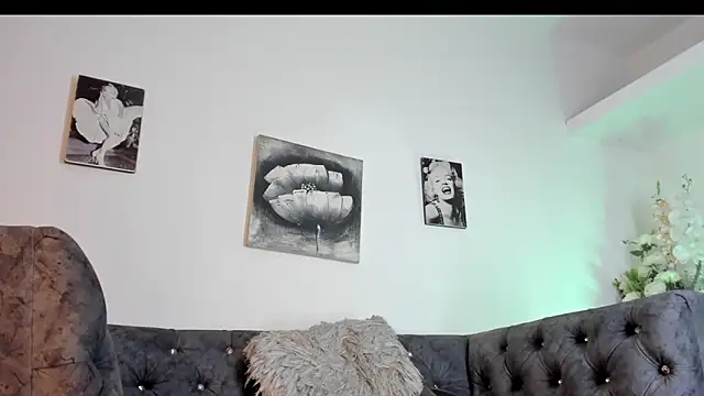 Emilyhottx online show from October 6, 7:22 pm