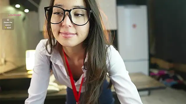 Snapshot of mary_shiota chatting on December 21, 4:52 am mary shiota online show from December 21, 4:52 am