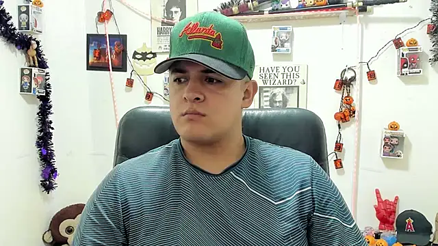 Snapshot of ney_22 chatting on October 16, 11:44 am ney 22 online show from October 16, 11:44 am