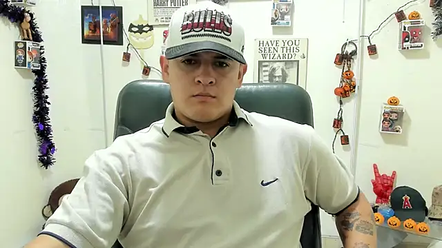 Snapshot of ney_22 chatting on October 17, 11:57 am ney 22 online show from October 17, 11:57 am