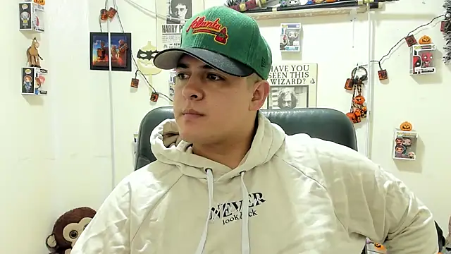 Snapshot of ney_22 chatting on October 18, 2:18 pm ney 22 online show from October 18, 2:18 pm