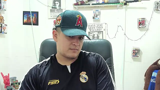 Snapshot of ney_22 chatting on November 8, 1:28 am ney 22 online show from November 8, 1:28 am