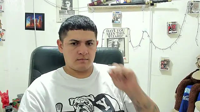 Snapshot of ney_22 chatting on November 15, 8:16 pm ney 22 online show from November 15, 8:16 pm