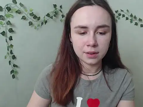 VeryVeryVeryShy  online show from March 21, 8:19 am