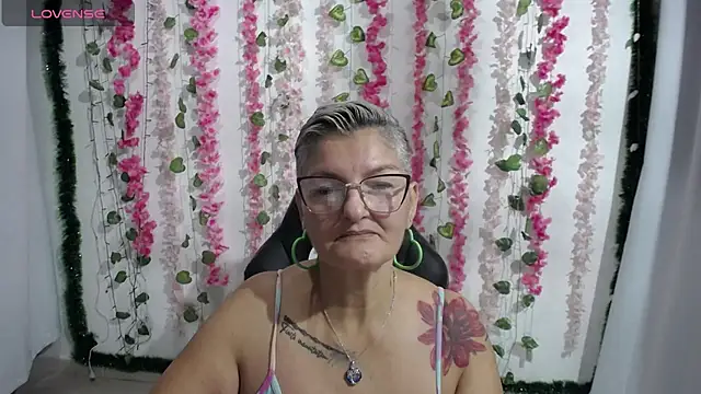 bety-cum2 online show from February 8, 8:31 am