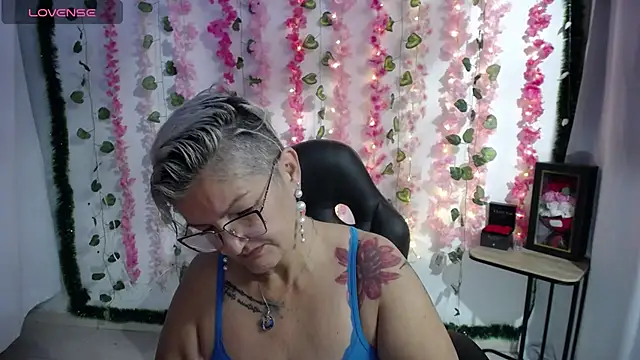 bety-cum2 online show from February 13, 8:38 am