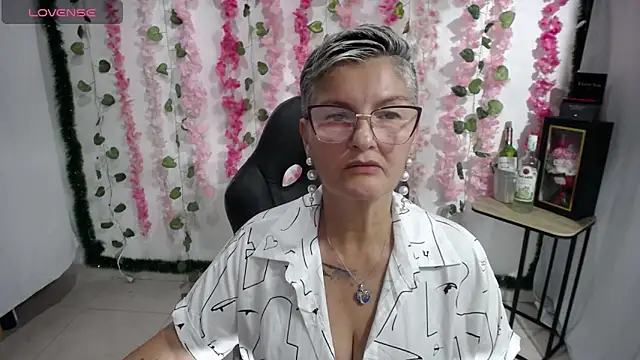 bety-cum2 online show from February 13, 10:54 pm