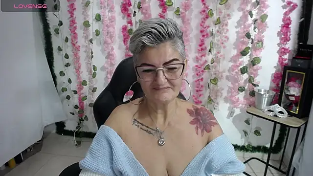 bety-cum2 online show from February 19, 8:55 am