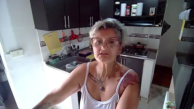 bety-cum2 online show from March 5, 5:29 pm