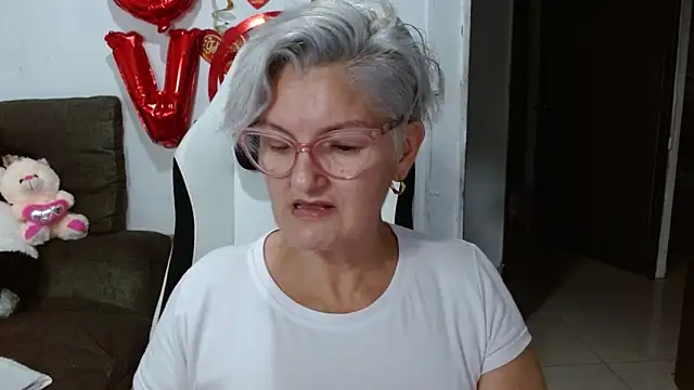 bety-cum2 online show from February 17, 11:22 pm