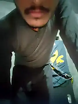 Snapshot of Hot2612 chatting on December 6, 1:29 am Hot2612 online show from December 6, 1:29 am