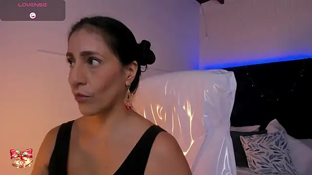 Snapshot of lauren_fit chatting on February 2, 1:52 pm lauren fit online show from February 2, 1:52 pm