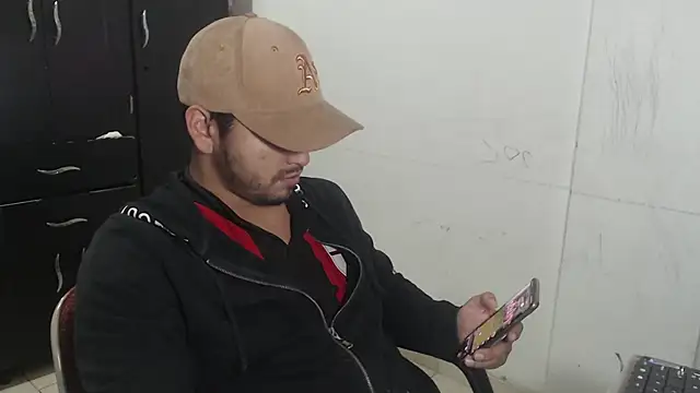 kylian 07 online show from November 7, 4:23 am