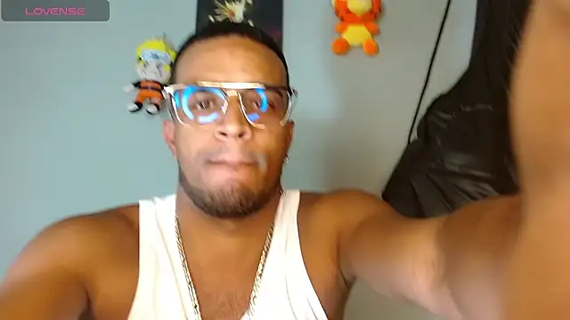 Snapshot of Bigcock_21cm_ chatting on November 18, 6:45 pm Bigcock 21cm online show from November 18, 6:45 pm