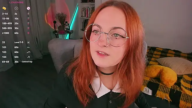 Snapshot of Alice_CutePerv chatting on October 10, 12:53 am Alice CutePerv online show from October 10, 12:53 am