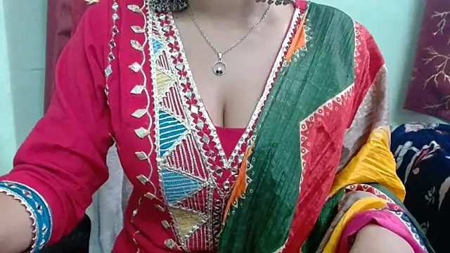 sweet-alia online show from February 24, 10:13 am