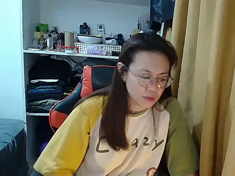 crizzybel online show from February 15, 6:10 am