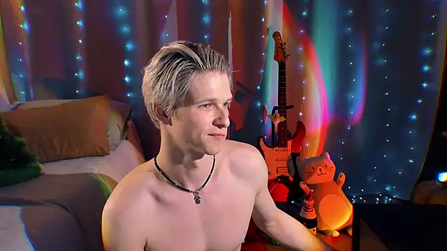 Breston Sweet online show from December 18, 6:36 pm