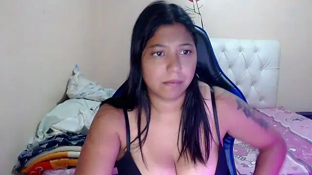 Leylafourniert online show from October 30, 7:25 pm