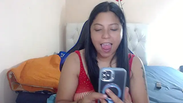 Leylafourniert online show from March 24, 6:57 pm