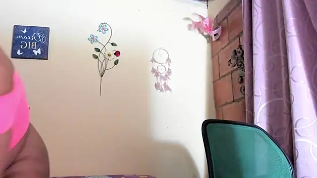 Snapshot of zafiro_sex_ chatting on March 11, 1:26 am zafiro sex online show from March 11, 1:26 am