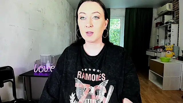 Mira Xo  online show from October 18, 10:16 am