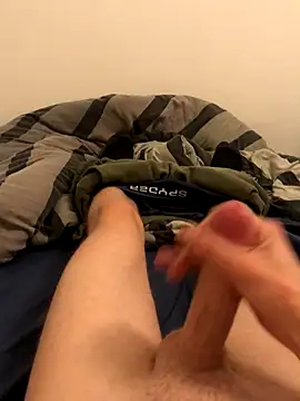 Snapshot of youngcock9inche chatting on November 7, 5:24 pm youngcock9inche online show from November 7, 5:24 pm