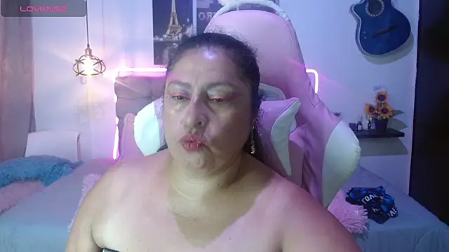 Snapshot of Keyla01_ chatting on April 15, 7:58 pm Keyla01 online show from April 15, 7:58 pm