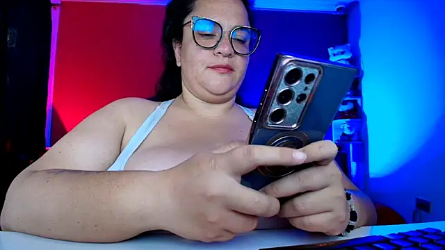 lulubigtitts1 online show from September 16, 7:04 pm
