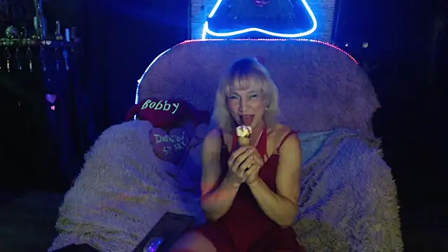 Snapshot of Alexa_Cosmic chatting on May 31, 12:30 am Alexa Cosmic online show from May 31, 12:30 am