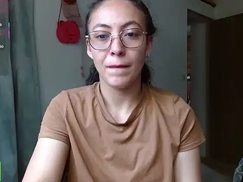 Snapshot of Olivia_Bright chatting on February 17, 4:57 pm Olivia Bright online show from February 17, 4:57 pm