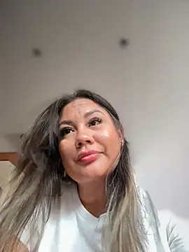 ValeryGrey online show from March 5, 6:15 pm