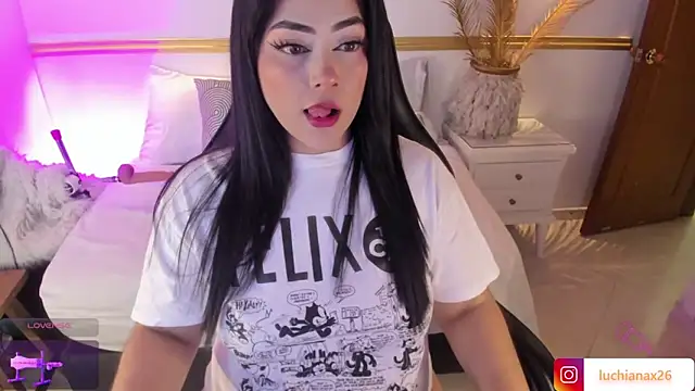 lucy26  online show from January 18, 2:14 am