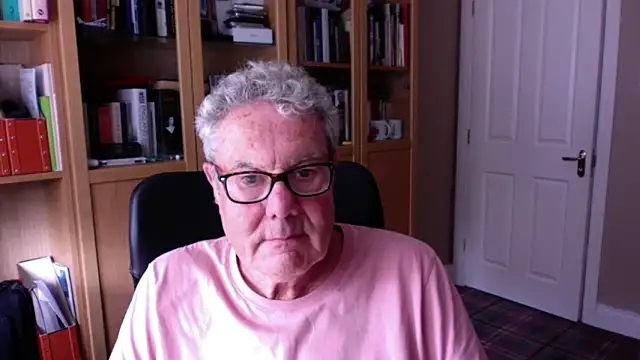 Snapshot of Oldpistolpete chatting on October 8, 1:42 pm Oldpistolpete online show from October 8, 1:42 pm