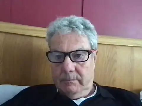 Snapshot of Oldpistolpete chatting on October 10, 11:31 am Oldpistolpete online show from October 10, 11:31 am